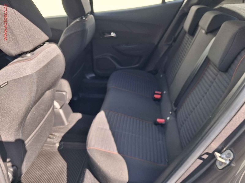 Peugeot 2008 (2021) 1.2 PT, 2.maj,ČR, Active - fotka 10 z 16