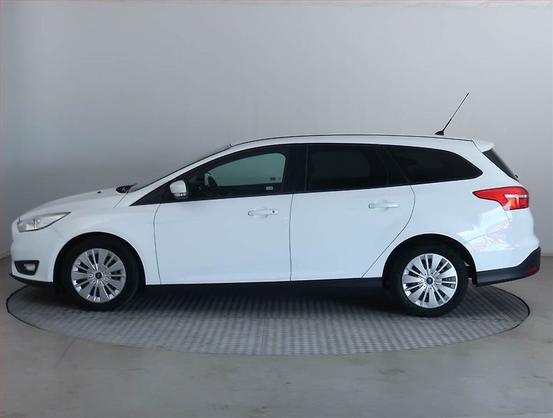 Ford Focus (2015) 1.5 TDCi, Navi, Tempomat - fotka 3 z 16