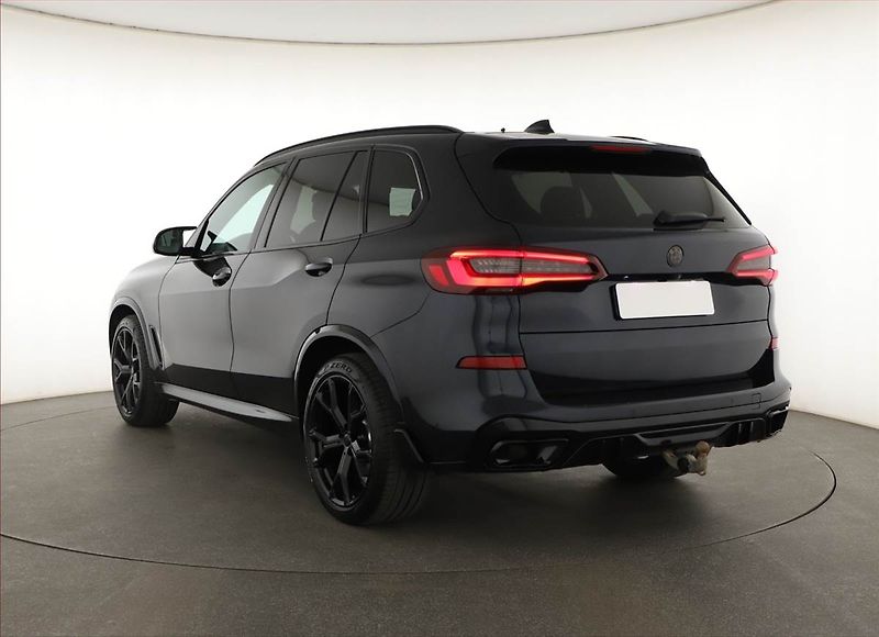 BMW X5 (2023) xDrive30d - fotka 4 z 30