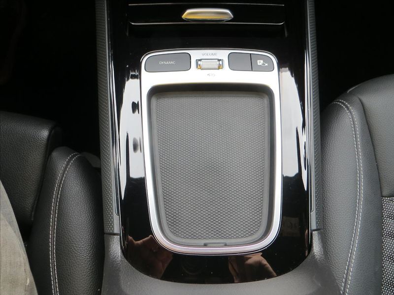 Mercedes-Benz GLB 2,0 200d 4Matic DCT 110kW ČR - fotka 16 z 23