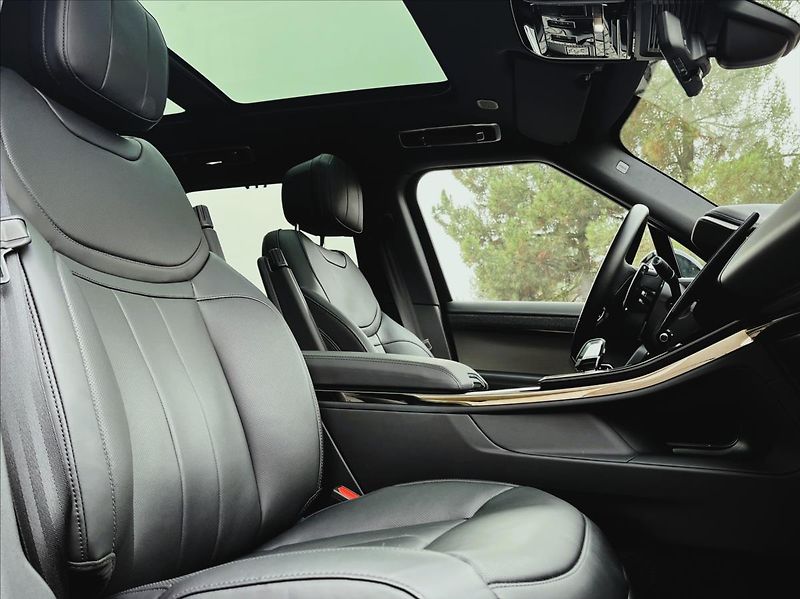 Land Rover Range Rover Sport (2026) 3,0 D300 DYNAMIC HSE - fotka 33 z 34