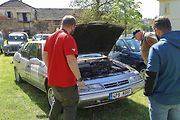 Jarní koulení - sraz automobilů a příznivců značky Citroën na zámku ve Svojšíně na Tachovsku.