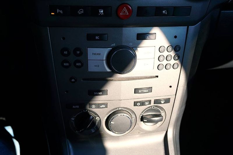 Opel Antara (2007) COSMO 2,0 CDTI 110 kW - fotka 27 z 31