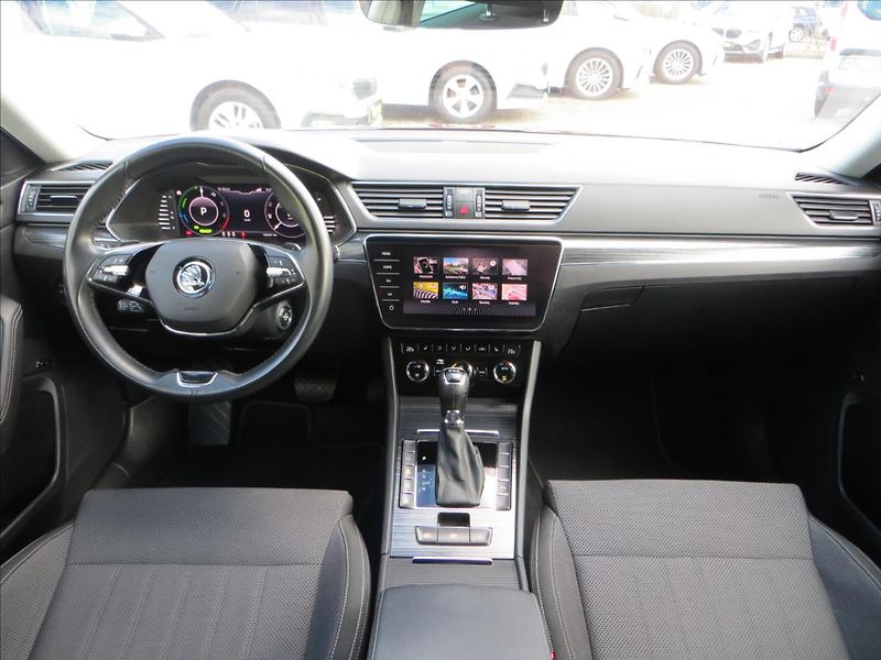 Škoda Superb 1,4 TSI PHEV DSG Style 115kW - fotka 25 z 25