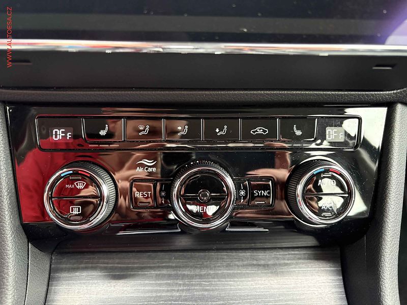 Škoda Superb (2019) 2.0 TSi, DSG, LED, kůže - fotka 16 z 18
