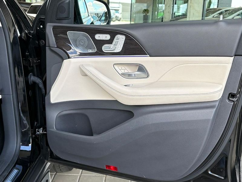 Mercedes-Benz GLS 350d 4Matic Vzduch Masáže DPH - fotka 21 z 36