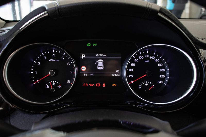 Kia XCeed 1.6 T-GDI GPF 7DCT EXCLUSIVE - fotka 10 z 17