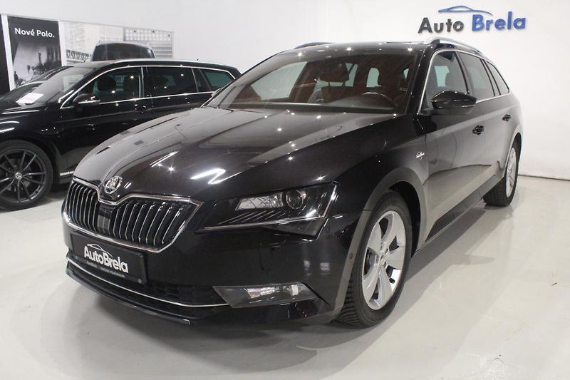 Škoda Superb (2019) 2.0TDI DSG L&K 4x4 Display - fotka 5 z 45