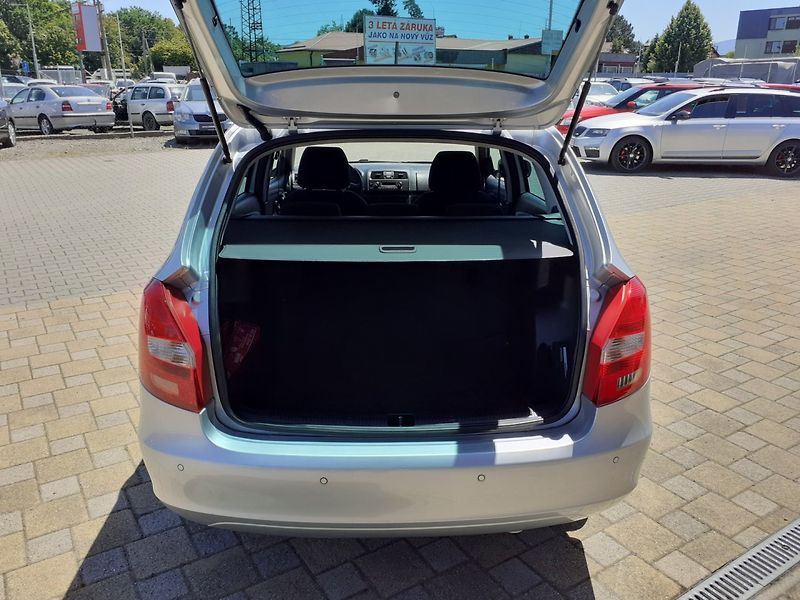 Škoda Fabia (2011) KOMBI 1.2 TSi AMBIENTE - fotka 16 z 27