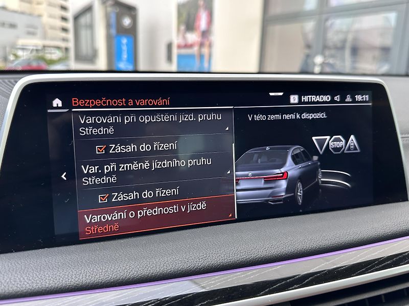 BMW Řada 7 740d xDrive, Masáže, Nezávislé - fotka 21 z 29