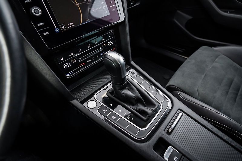 Volkswagen Passat TDI 4M 147kW R-Line - fotka 13 z 21