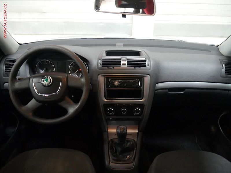 Škoda Octavia (2010) 1.2TSI, ČR, AC, STK11/27 - fotka 8 z 14