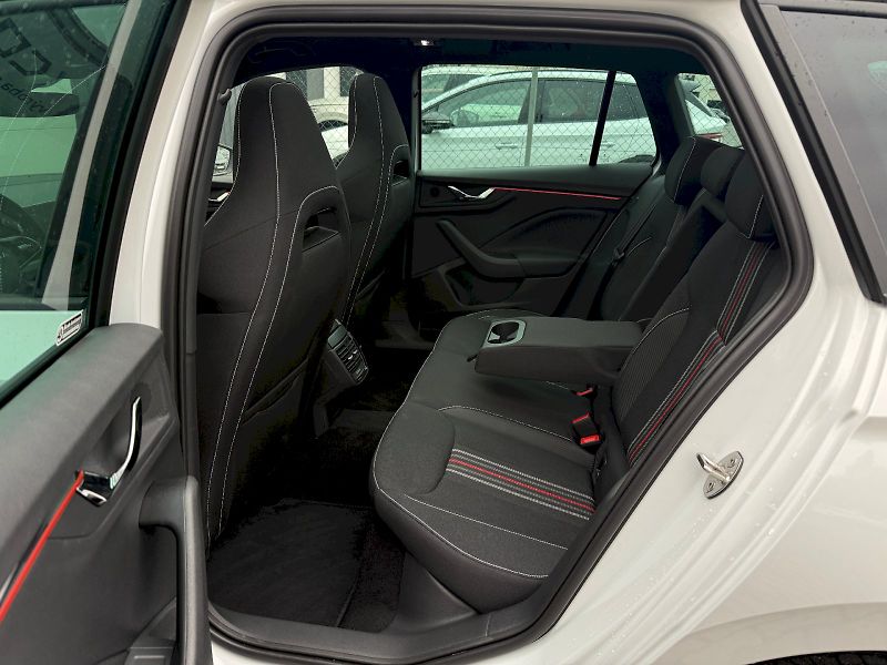 Škoda Kamiq (2026) 1.0 TSI 85 kW Monte Carlo - fotka 10 z 22