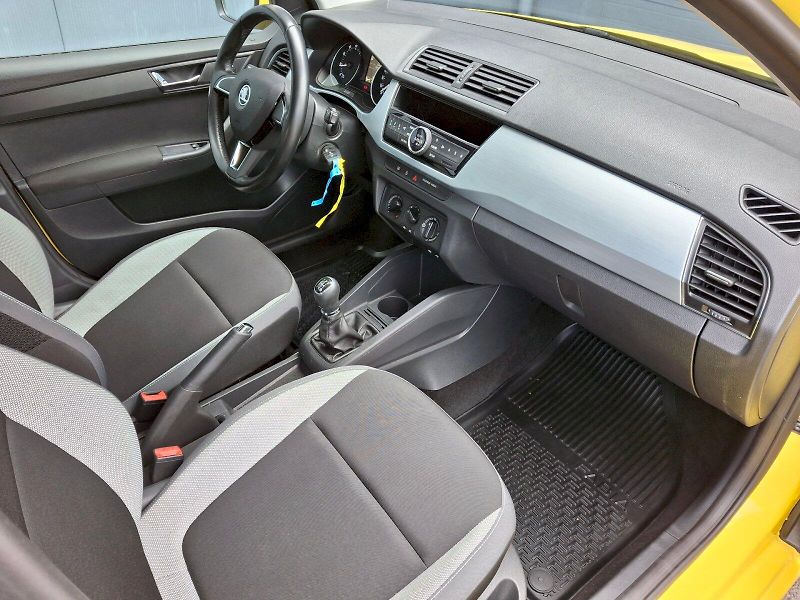 Škoda Fabia (2015) Ambition Plus 1,0Mpi 44kW - fotka 13 z 27