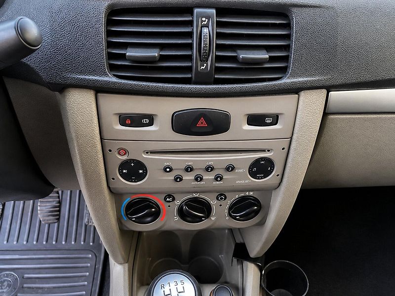 Renault Thalia 1,2i (55kW)*KLIMATIZACE*TAŽNÉ* - fotka 11 z 15