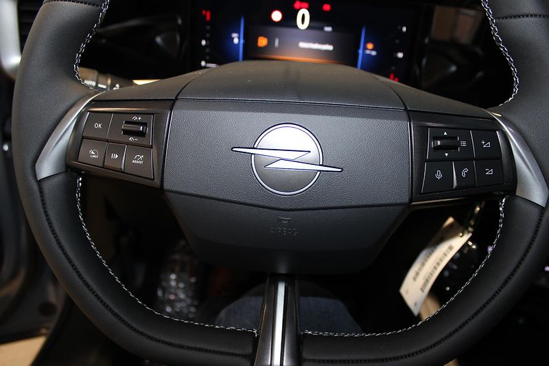 Opel Mokka Edition Hybrid 1.2 TURBO 107kW - fotka 7 z 14