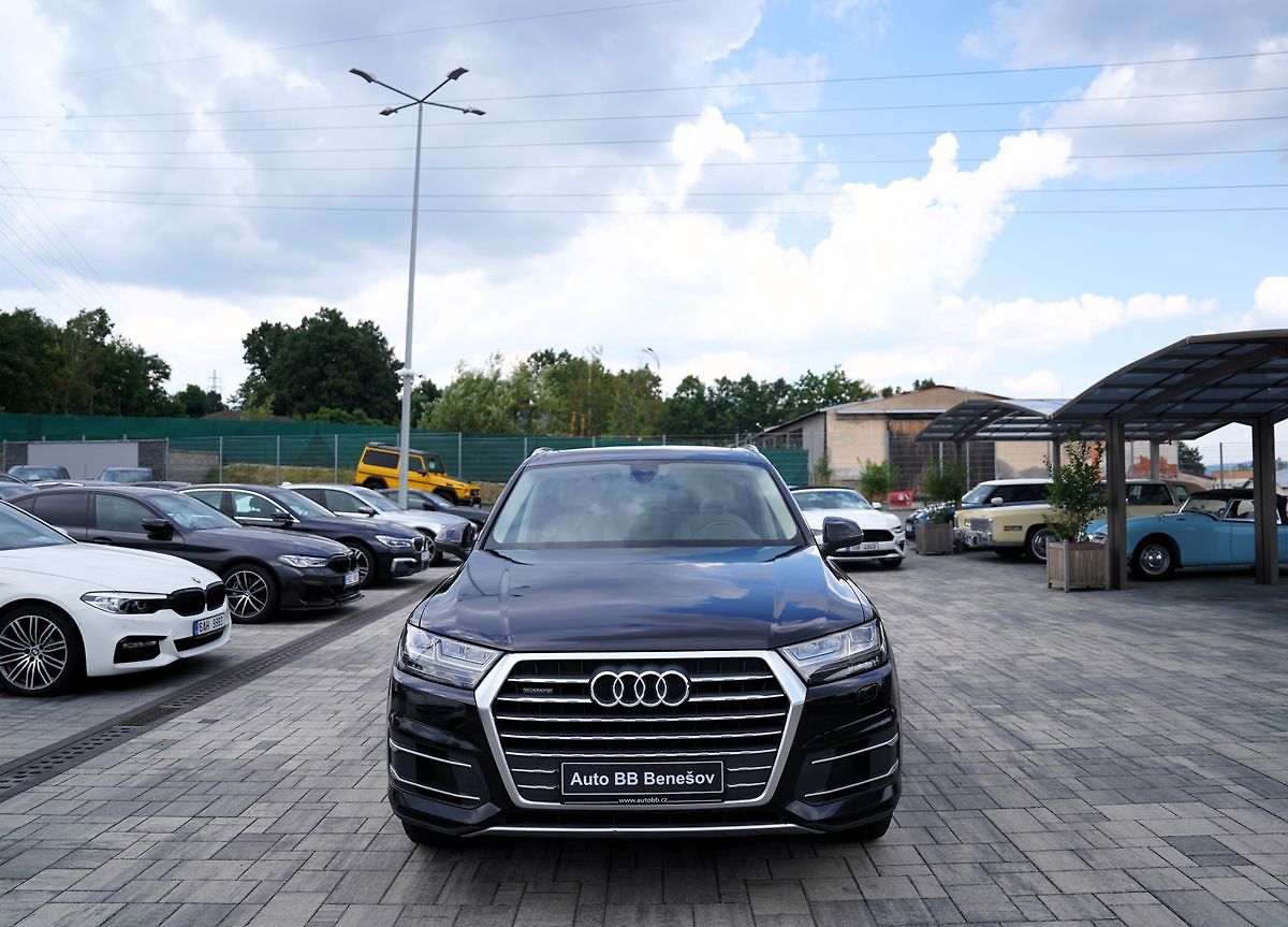 Audi Q7 3.0 TDI 200 kW/Q/7míst