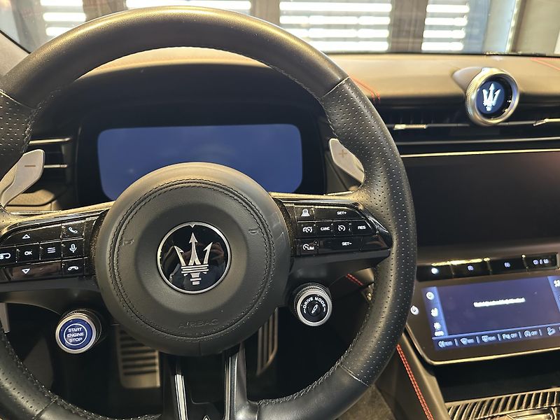 Maserati Grecale (2023) Modena 330HP - Záruka 03/27 - fotka 13 z 17