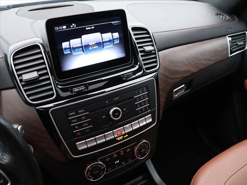 Mercedes-Benz GLS 3,0 350d 190kW AMG 4M CZ DPH - fotka 26 z 42
