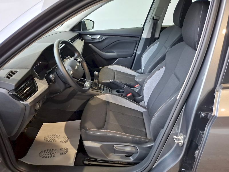 Škoda Kamiq (2025) SELECTION TSI 85/1.0 M6F - fotka 12 z 30