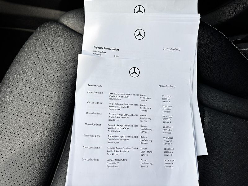 Mercedes-Benz Třídy C (2017) 180 115kW Exclusive  - fotka 26 z 28
