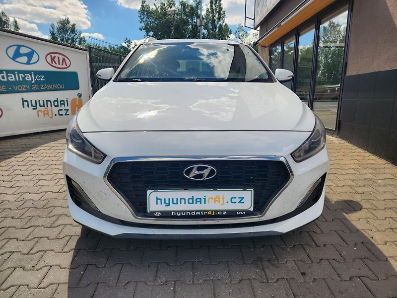 Hyundai i30 1.6-SPOTŘEBA CCA5.5l/100KM - fotka 3 z 12