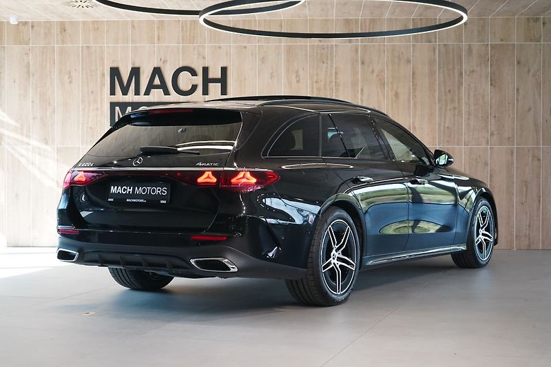 Mercedes-Benz Třídy E 220d 4MATIC AMG, Pano, Tažné - fotka 8 z 49