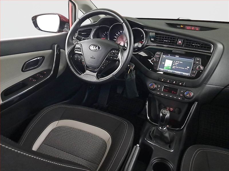 Kia Ceed (2016) 1.6 CRDi, Serv.kniha, Navi - fotka 7 z 19