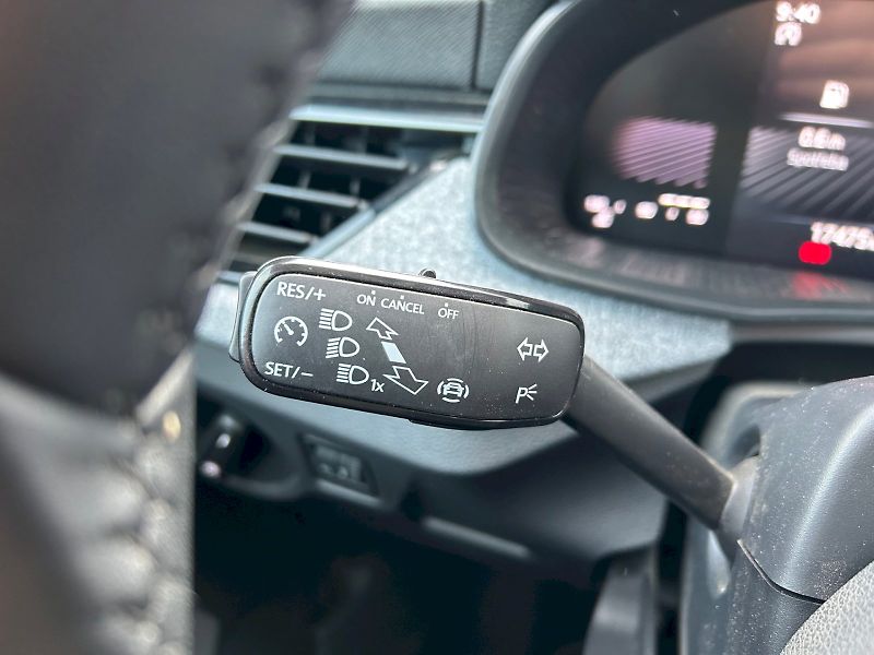 Škoda Scala (2025) Selection 1.0 TSI 85 kW - fotka 17 z 29