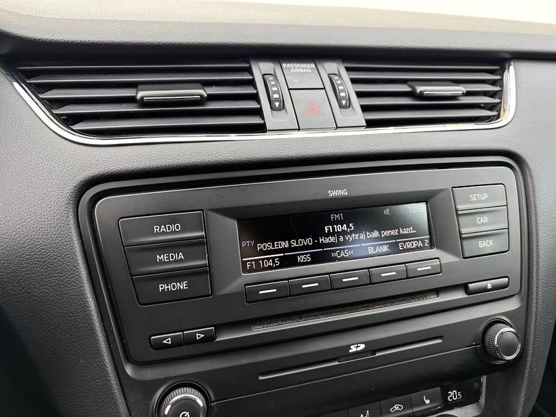 Škoda Octavia 2.0 TDI DSG / 110 kW Elegance - fotka 16 z 19