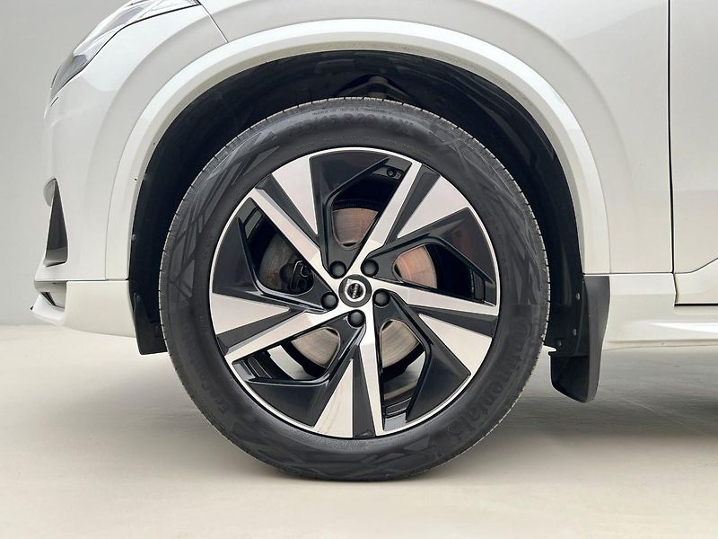 Volvo XC90 B5 AWD R-DESIGN 7 MÍST AUT  - fotka 15 z 47