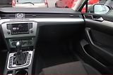 Volkswagen Passat (2016) 2.0 TDI, Automat, Navi - náhled 8