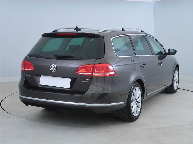 Volkswagen Passat (2012) 1.6 TDI, Serv.kniha, Navi - fotka 5 z 15