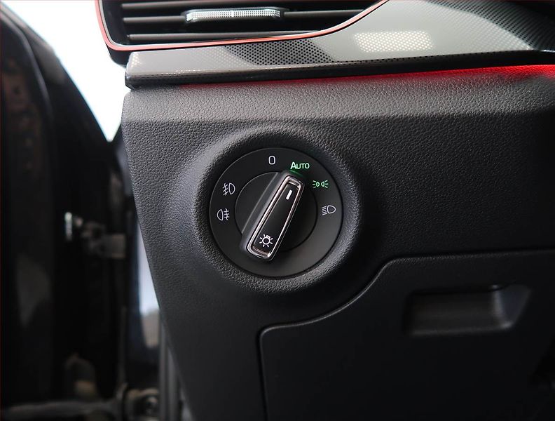 Škoda Kamiq (2021) Monte Carlo 1.0 TSI - fotka 26 z 28