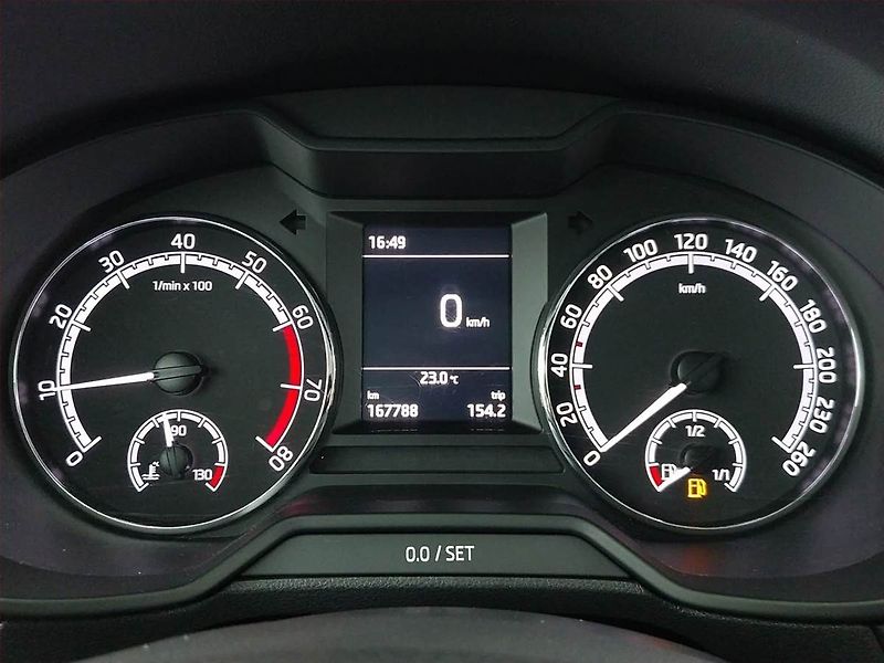 Škoda Octavia (2018) Ambition 1.0 TSI, Tempomat - fotka 11 z 18