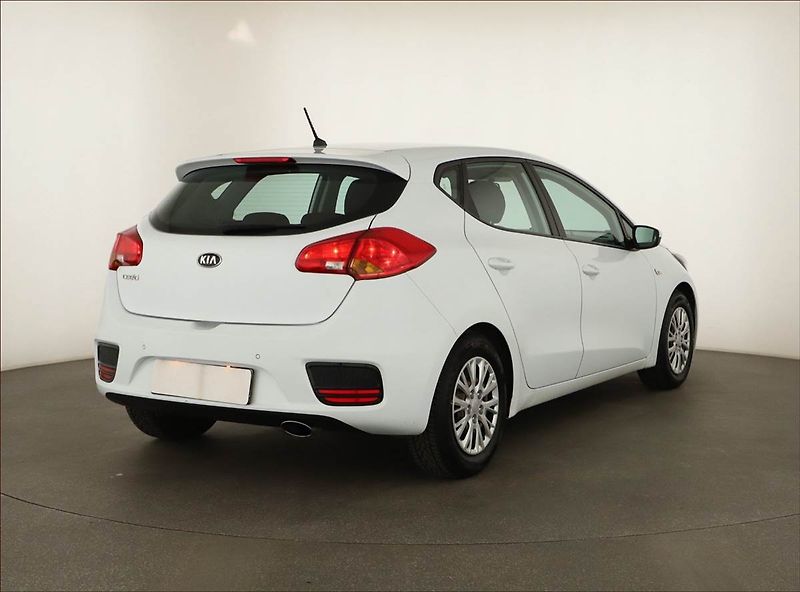 Kia Ceed (2016) 1.4 CVVT, Tempomat - fotka 5 z 12
