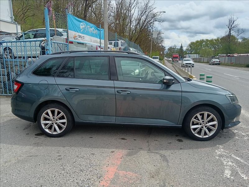 Škoda Fabia 1,2 TSi DSG  Joy - fotka 15 z 24