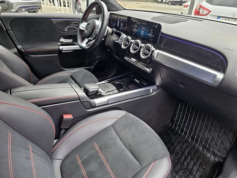 Mercedes-Benz GLB 200d 4M AMG 7míst - fotka 28 z 48