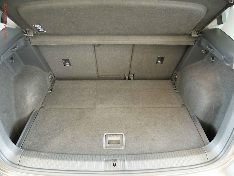 Volkswagen Golf Sportsvan (2015) 1.6 TDi, DSG, navi, park - fotka 7 z 20