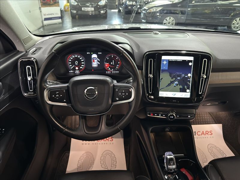 Volvo XC40 2,0   D4 INSCRIPTION ZÁRUKA 28 - fotka 23 z 46