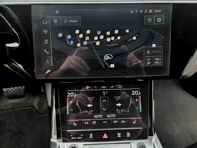 Audi e-tron 0,0 55,95KWH,4x4,SOH 91,6%,taž - fotka 23 z 50