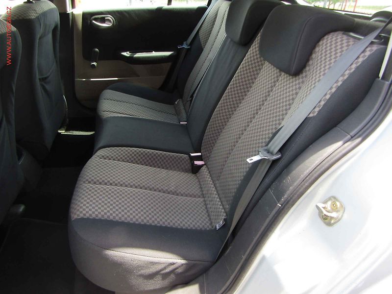 Renault Mégane (2003) 1.5 dCi, AC - fotka 10 z 14