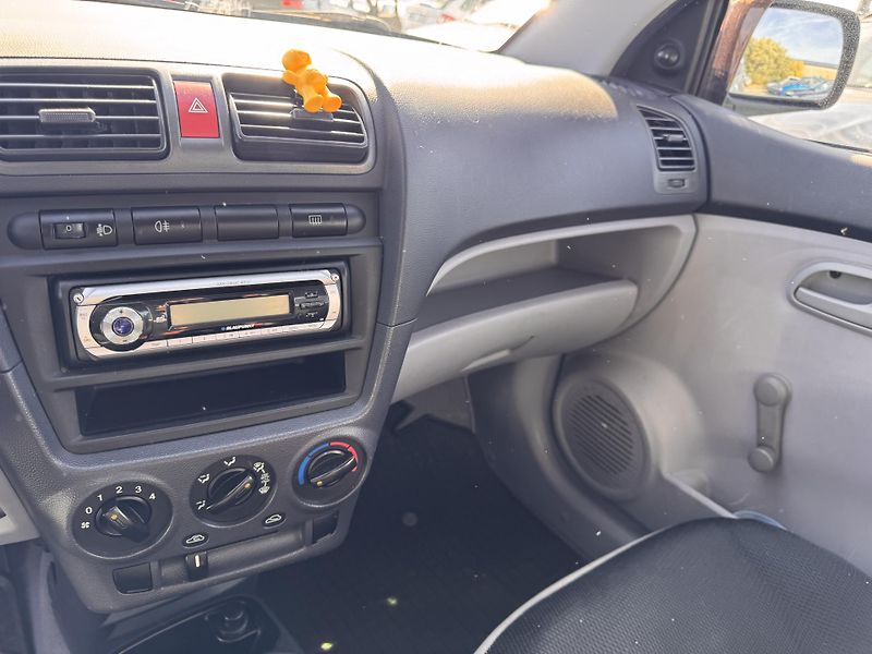Kia Picanto 1.0i, 45 kW,71 tis km,ČR - fotka 12 z 18