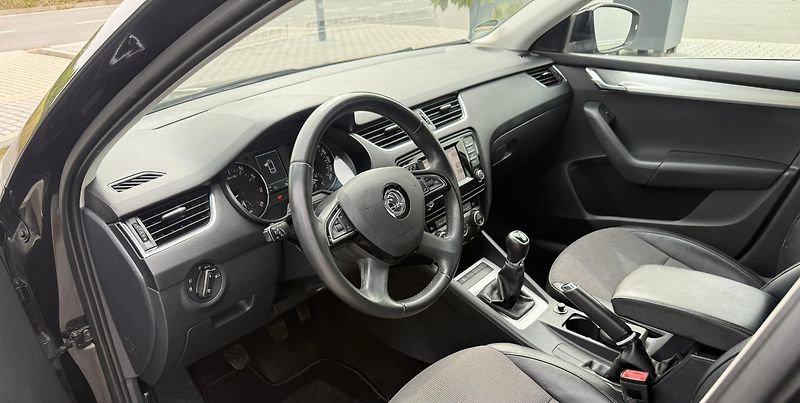 Škoda Octavia (2014) 1.8 TSI 132 kW ELEGANCE - fotka 11 z 19