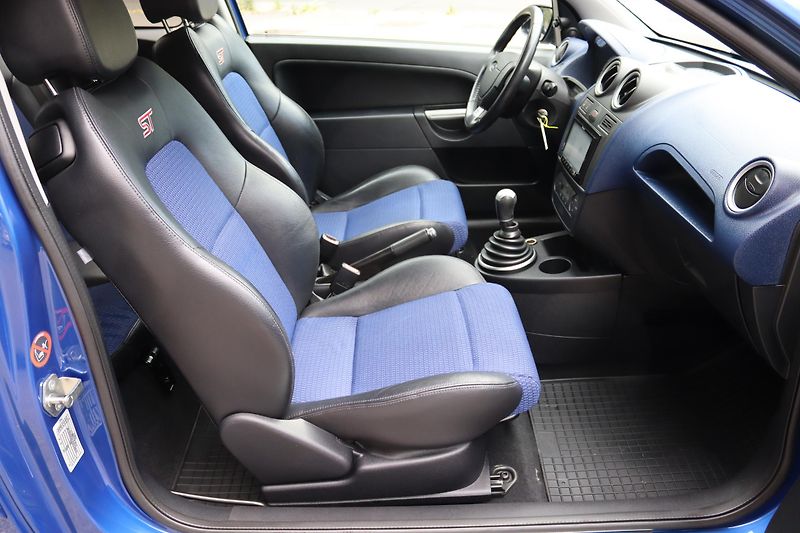 Ford Fiesta ST 2.0i 110kW - fotka 40 z 49