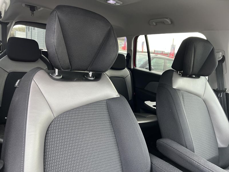Citroën Grand C4 Picasso 2.0HDi 7MÍST KAMERA KLIMA ČR - fotka 37 z 49