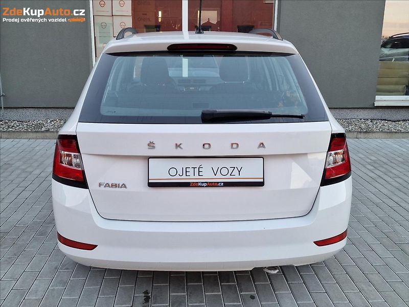 Škoda Fabia 1.0 TSI Combi Tour, ČR, 1.Maj - fotka 9 z 45
