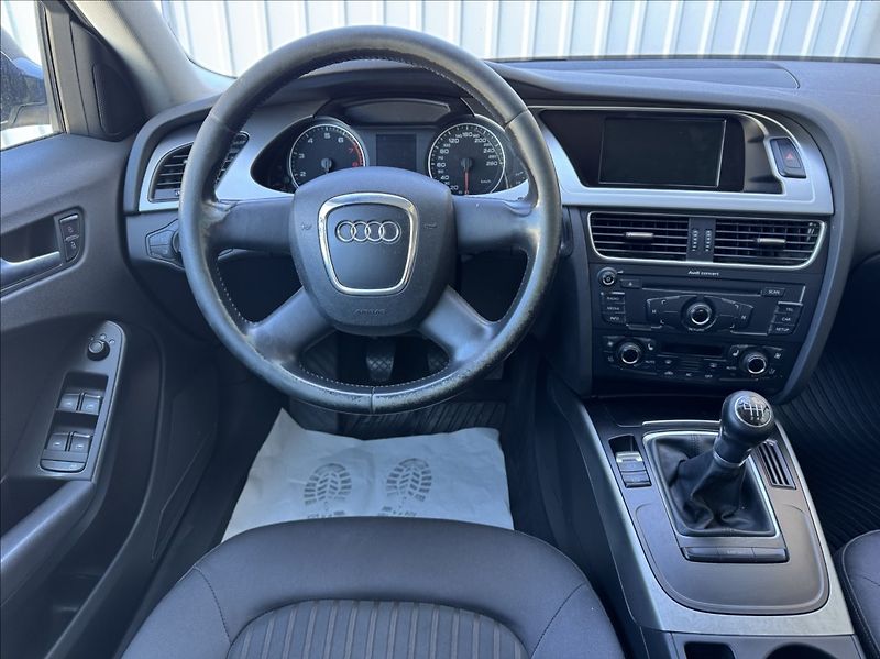 Audi A4 1,8 TFSi tažné 1.maj původ ČR - fotka 28 z 50