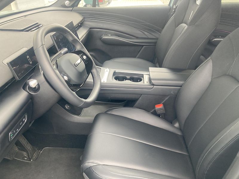Omoda 7 (2026) Luxury 1.5 T-GDi PHEV - fotka 4 z 11