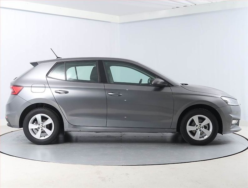 Škoda Fabia (2023) Ambition 1.0 TSI, Serv.kniha - fotka 6 z 14